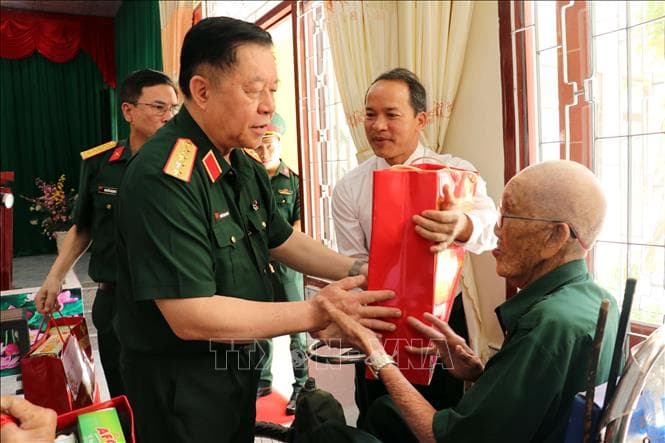 Đại tướng Nguyễn Trọng Nghĩa thăm, chúc Tết thương, bệnh binh